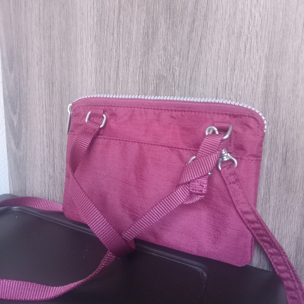 Baggallini, Crossbody Purse with Wrist Strap - Picture 2 of 5